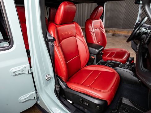 Used 2024 Jeep Wrangler Unlimited Rubicon 392 image 29