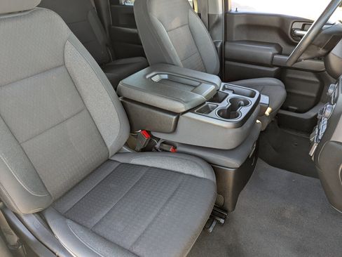 Used 2024 Chevrolet Silverado 2500 Custom w/ Custom Value Package image 10