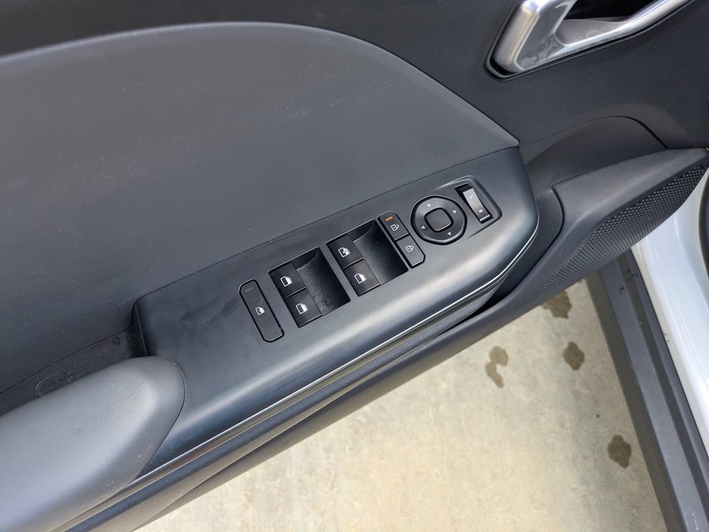 Used 2025 Kia K4 FWD image 5