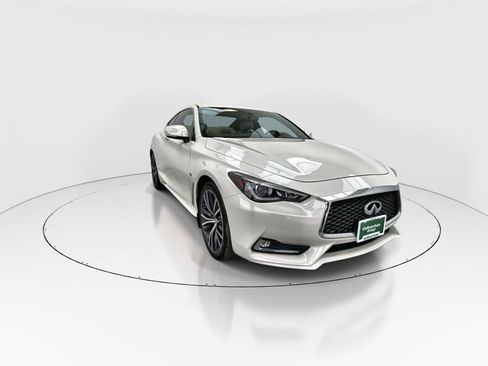 Used 2017 INFINITI Q60 w/ Cargo Package image 2