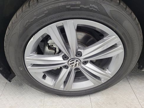 Used 2024 Volkswagen Jetta SE w/ Panoramic Sunroof Package image 31