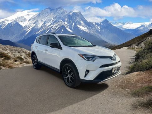 Used 2016 Toyota RAV4 SE image 7