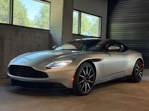 Used 2017 Aston Martin DB11 V12 RWD image 1