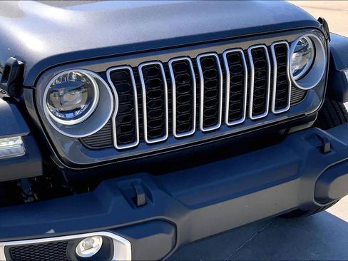 Certified 2025 Jeep Wrangler Unlimited Sahara w/ Safety Group AWD/4WD image 28
