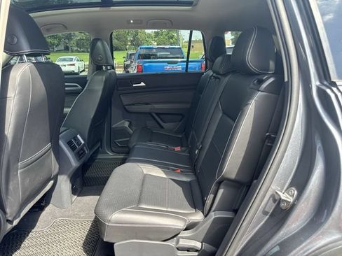 Used 2023 Volkswagen Atlas SEL R-Line AWD/4WD image 24