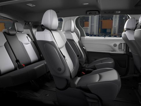 New 2026 Toyota Sienna XSE image 49