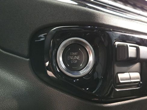 Used 2025 Chevrolet Silverado 1500 ZR2 w/ Technology Package image 26