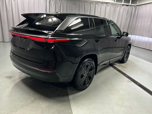 Used 2024 Jeep Wagoneer Launch Edition image 7