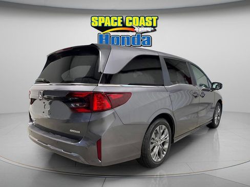 New 2026 Honda Odyssey Touring image 3