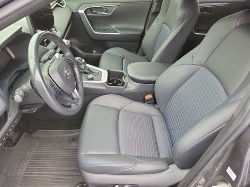 Used 2023 Toyota RAV4 XSE AWD/4WD image 7
