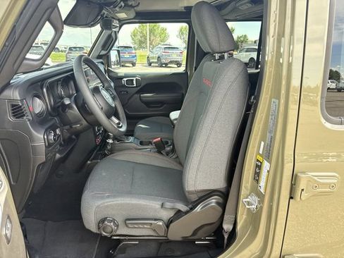Used 2026 Jeep Wrangler Unlimited Rubicon AWD/4WD image 11