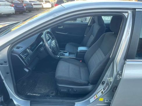 Used 2017 Toyota Camry LE FWD image 11