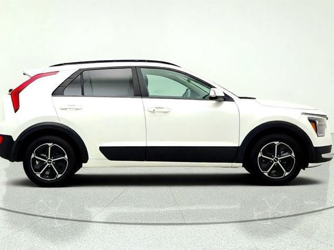Used 2024 Kia Niro EX FWD image 4