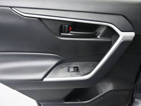 Used 2021 Toyota RAV4 LE FWD image 28
