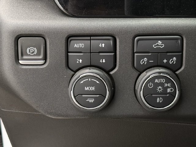 Used 2024 Chevrolet Silverado 1500 LT Trail Boss w/ Convenience Package II AWD/4WD image 24