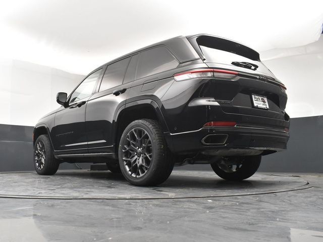 Used 2024 Jeep Grand Cherokee Summit AWD/4WD image 22
