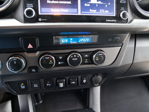 Used 2021 Toyota Tacoma TRD Sport w/ Technology Package image 24
