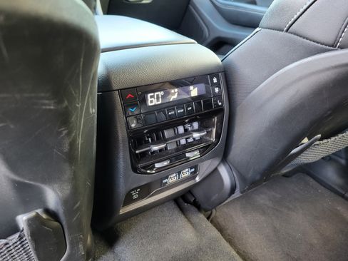 Certified 2024 Jeep Grand Cherokee L Limited RWD image 11
