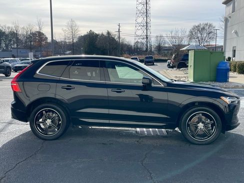 Used 2020 Volvo XC60 T5 Momentum w/ Protection Package Premier image 7