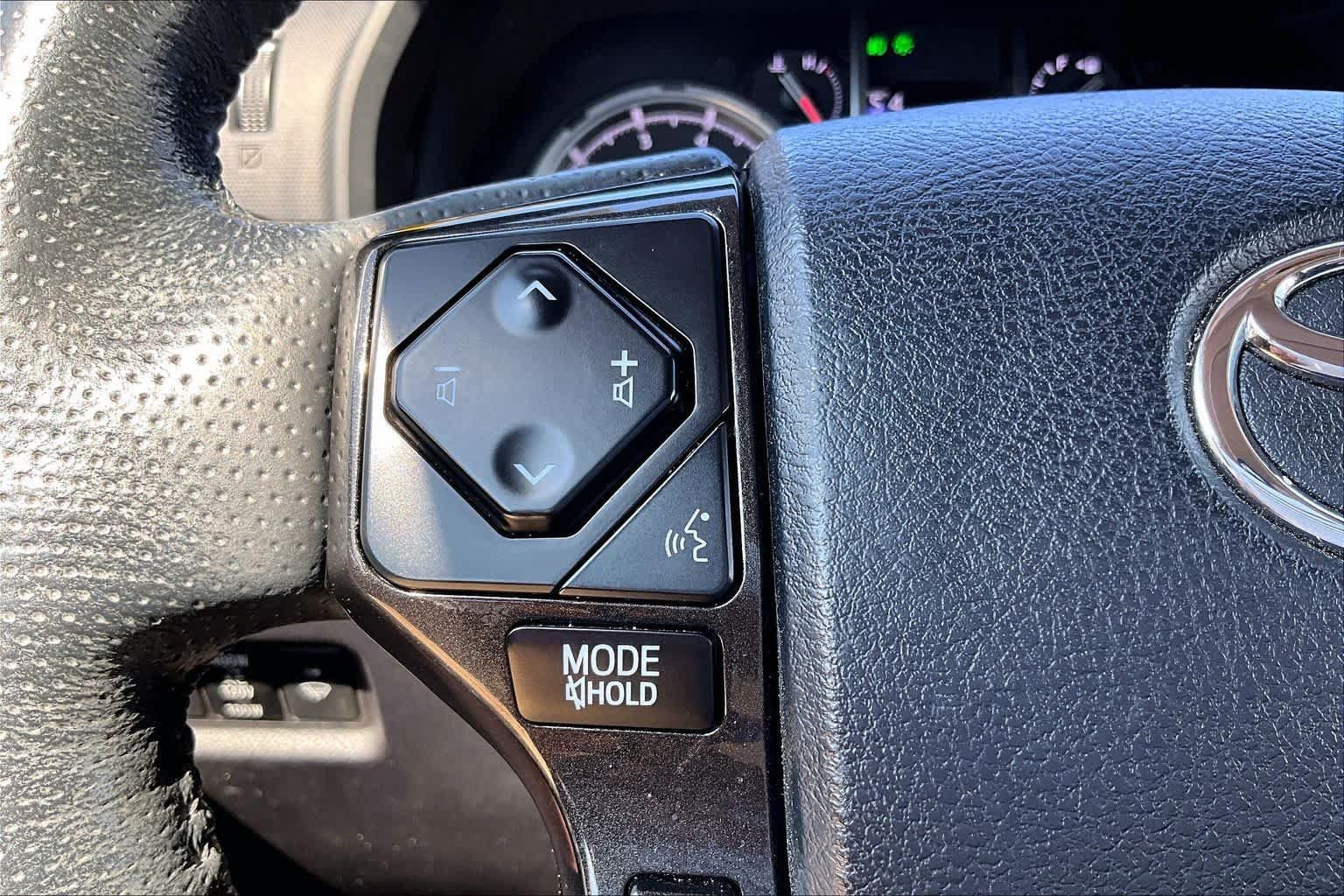 Used 2023 Toyota 4Runner TRD Off-Road Premium w/ Moonroof Package AWD/4WD image 22