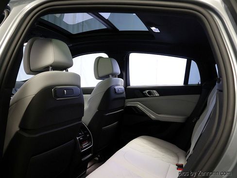 Certified 2025 BMW X6 xDrive40i image 13