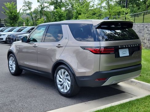 Certified 2025 Land Rover Discovery S image 12