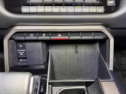 Certified 2023 Toyota Sequoia SR5 AWD/4WD image 34