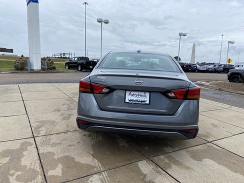 Used 2024 Nissan Altima 2.5 SV image 9