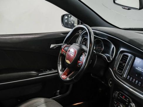 Used 2017 Dodge Charger R/T RWD image 18