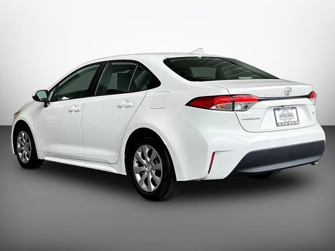 Used 2024 Toyota Corolla LE FWD image 4