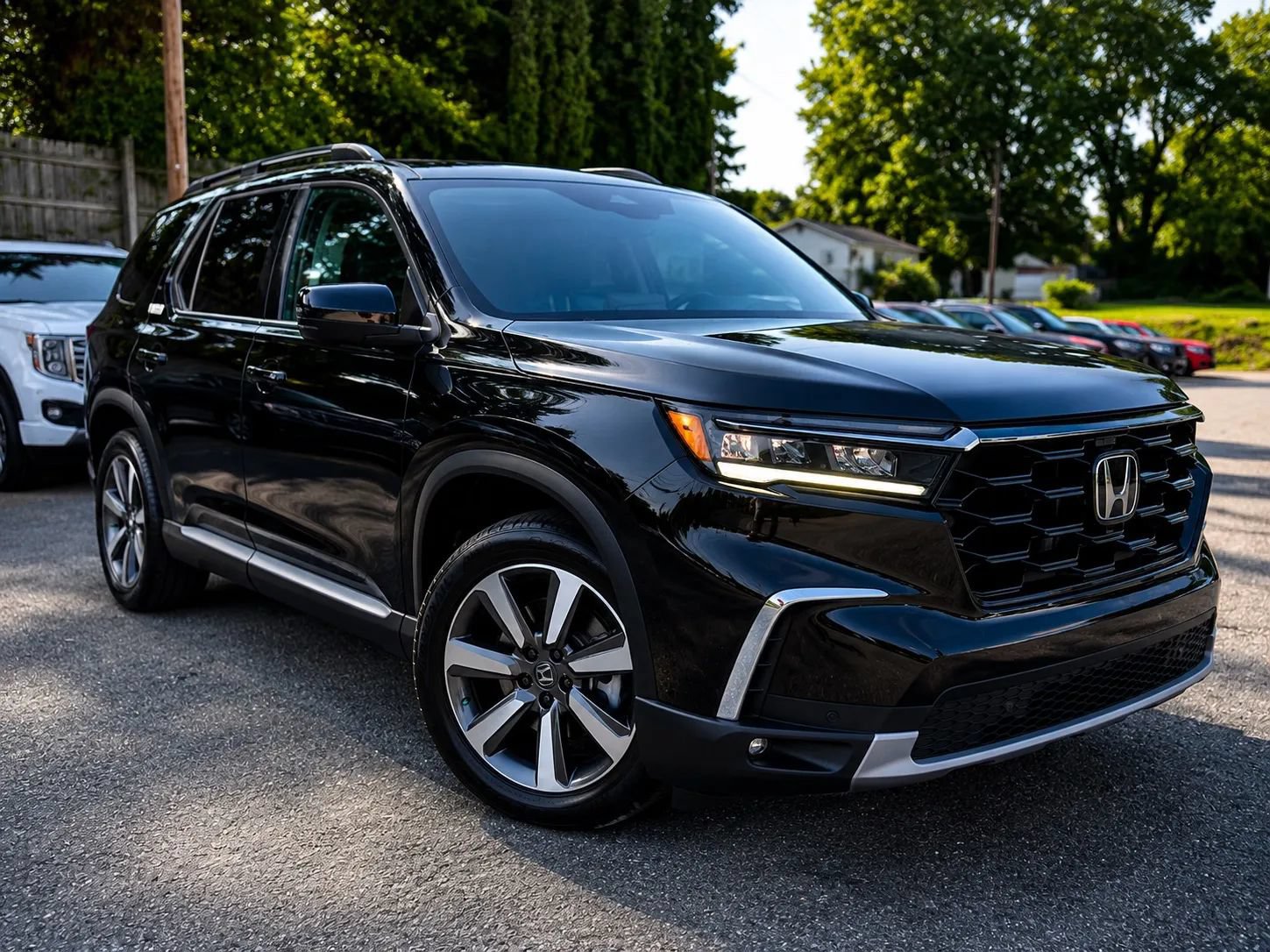 Used 2024 Honda Pilot Touring image 1