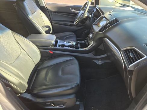 Used 2019 Ford Edge Titanium FWD image 15