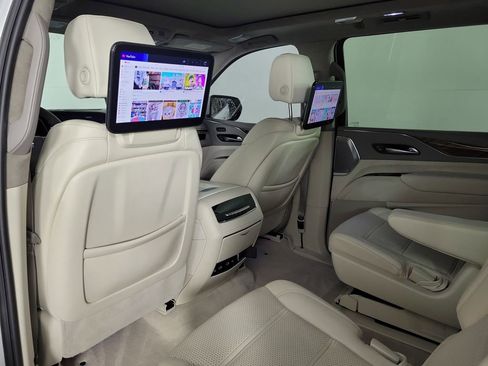 Certified 2024 Cadillac Escalade ESV Sport Platinum w/ LPO, Floor Liner Package AWD/4WD image 13