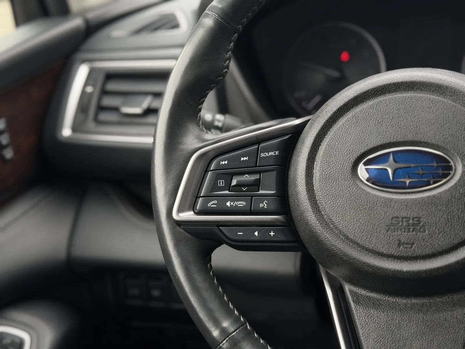 Used 2023 Subaru Ascent Touring AWD/4WD image 25