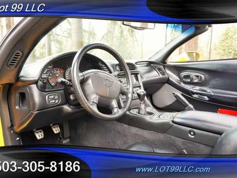 Used 2001 Chevrolet Corvette Convertible w/ Preferred Equipment Group2 RWD image 12