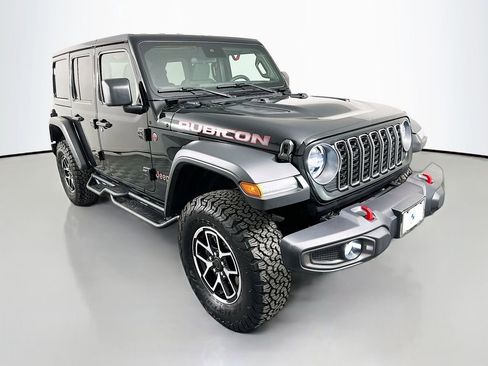 Used 2025 Jeep Wrangler Unlimited Rubicon w/ Convenience Group image 3