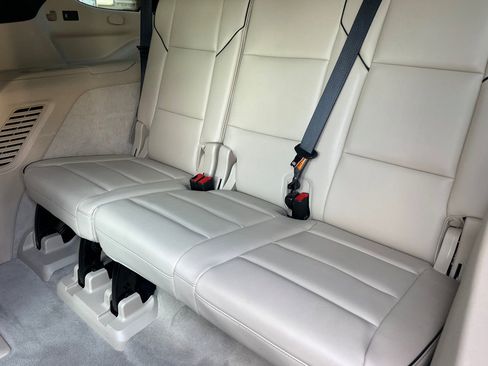 Certified 2023 Cadillac Escalade Premium Luxury w/ Performance Package image 19