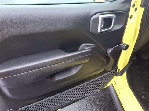 Used 2022 Jeep Wrangler Sport AWD/4WD image 10