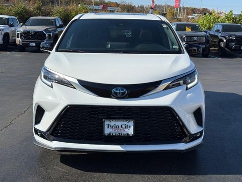 Certified 2024 Toyota Sienna XSE image 10