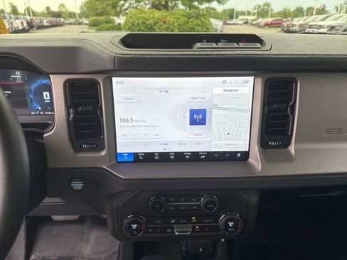 Used 2025 Ford Bronco Outer Banks AWD/4WD image 17