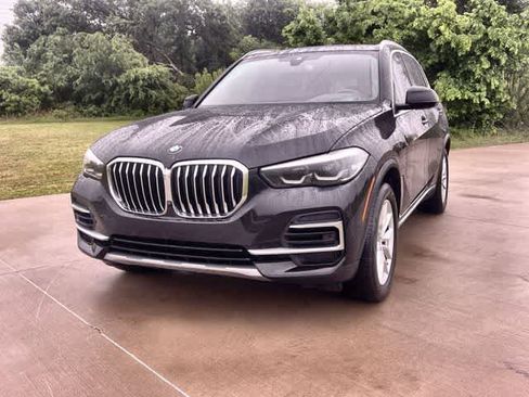 Used 2022 BMW X5 sDrive40i w/ Premium Package image 2