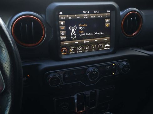 Used 2020 Jeep Gladiator Mojave image 12