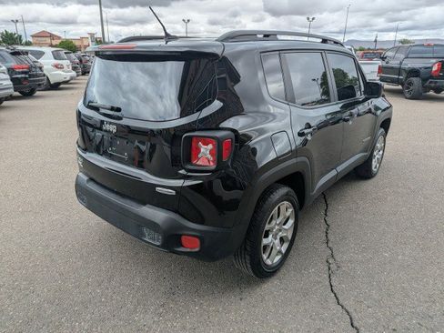 Used 2017 Jeep Renegade Latitude w/ Cold Weather Group AWD/4WD image 5