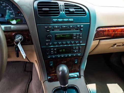 Used 2002 Lincoln LS RWD image 10