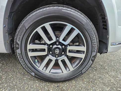 Used 2015 Toyota 4Runner Limited image 18