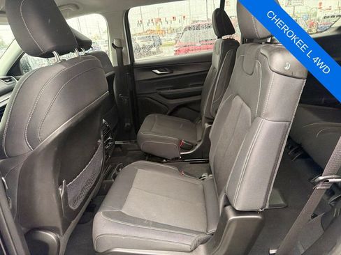 Used 2023 Jeep Grand Cherokee L Laredo AWD/4WD image 20