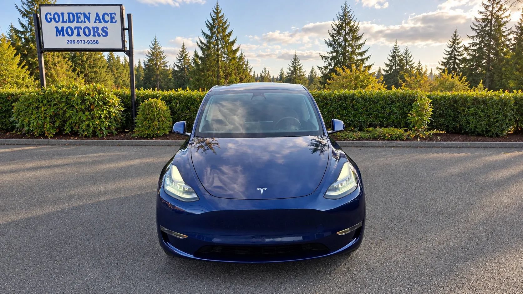 Used 2023 Tesla Model Y Long Range AWD/4WD image 2
