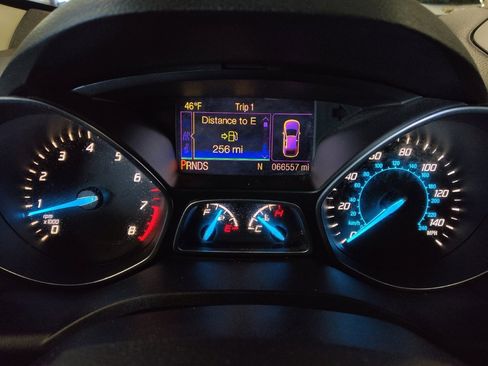 Used 2016 Ford Escape SE image 23