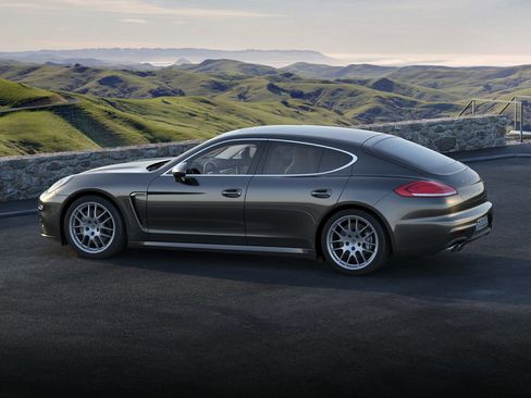Used 2014 Porsche Panamera image 2