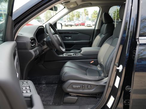 New 2025 Honda Pilot Touring image 17